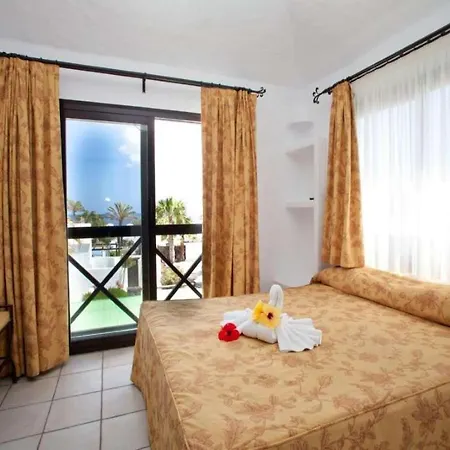 Villa Playa Blanca Sleeps 8 Pool Wifi