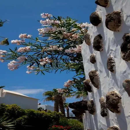 Villa Playa Blanca Sleeps 8 Pool Wifi *