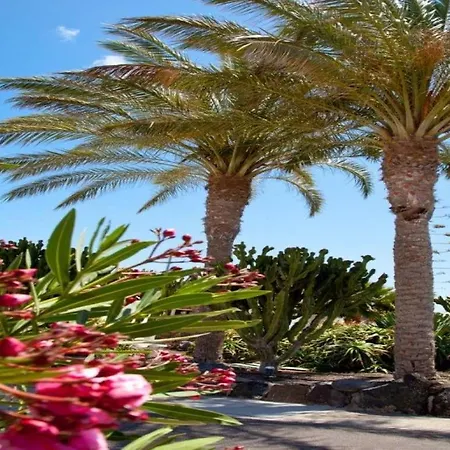 Playa Blanca Sleeps 8 Pool Wifi Villa *